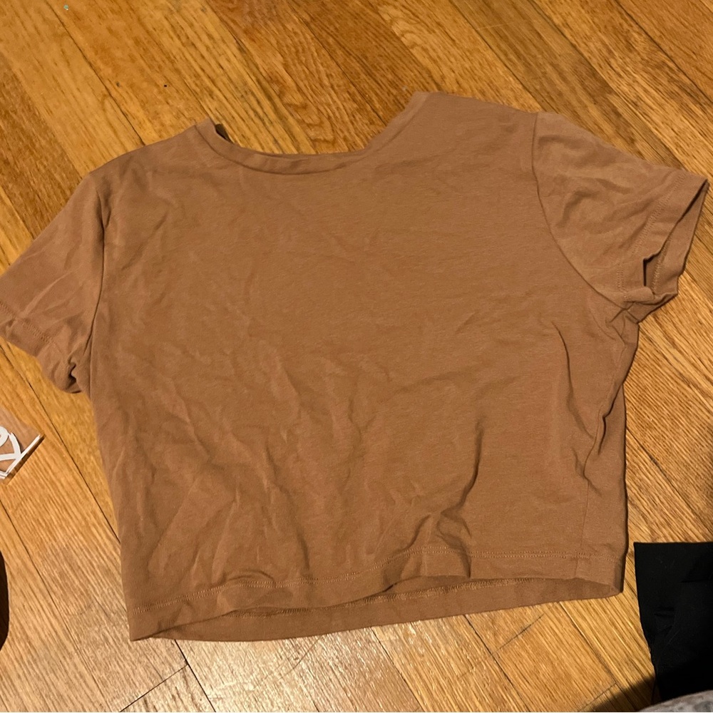 Large light brown cropped Tshirt